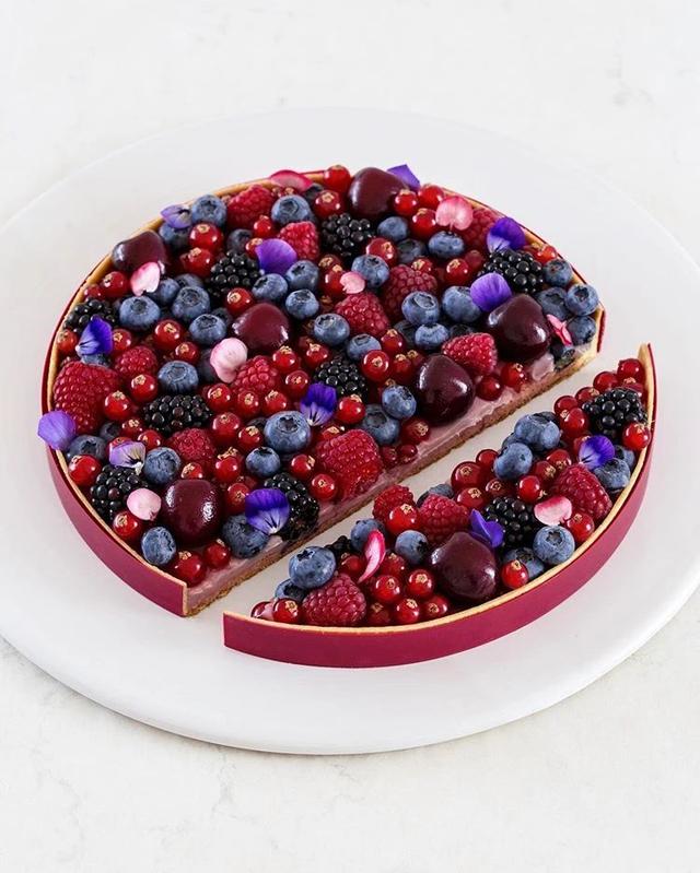 70款创意蛋糕设计(这40款简约风蛋糕)(23)