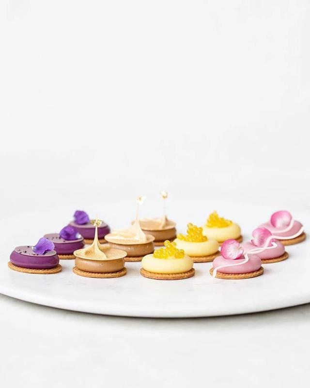 70款创意蛋糕设计(这40款简约风蛋糕)(39)