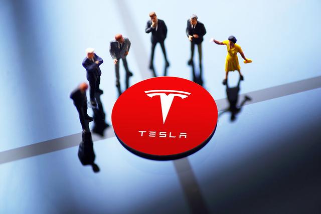 特斯拉1.2万元玩具车二手价大跳水:泡沫破灭的背后揭示了什么?-