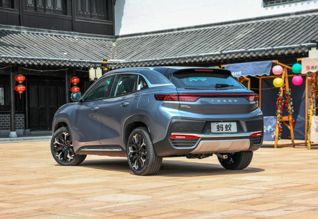 奇瑞轿跑SUV发布,预售16万起,“跑车级”颜值!内饰赛过星途-