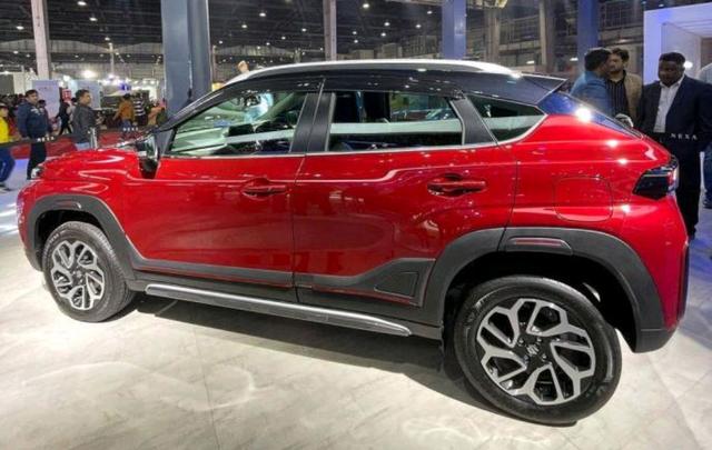 铃木新款SUV曝光,高颜值超越本田缤智,海外预售11万,犀利又帅气-