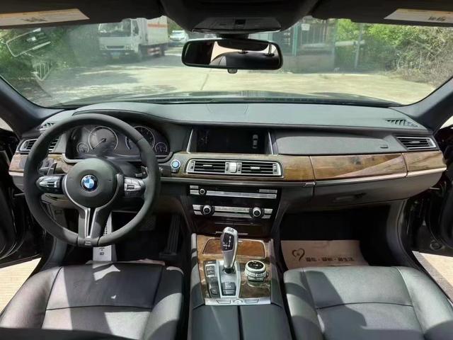 15年宝马740M限量版全款13.8万,文武双全,再战江湖-