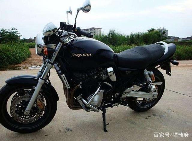 骠哥街车系列——铃木英祖玛与铃木盗匪之间有什么区别-