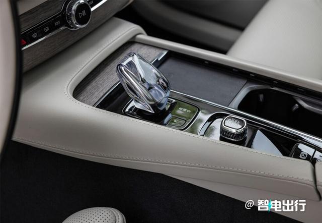 沃尔沃全新SUV曝光!尺寸升级+增7座车型,将首次在华投产-