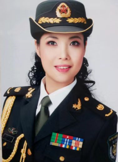 李双江53岁神秘大儿子李贺，放下成见给老父亲养老