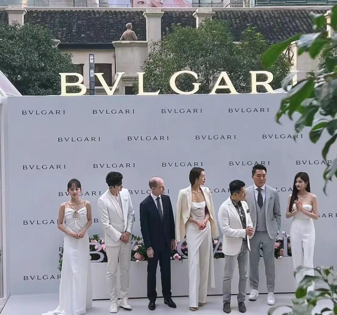 明星最新活动生图!白鹿在宝格丽活动上好惊艳,完胜刘雯张嘉倪