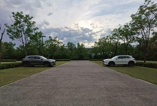 18款相比20款,英菲尼迪QX50提新款比老款屏幕灵敏了很多-