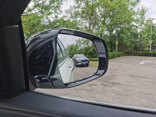 18款相比20款,英菲尼迪QX50提新款比老款屏幕灵敏了很多-