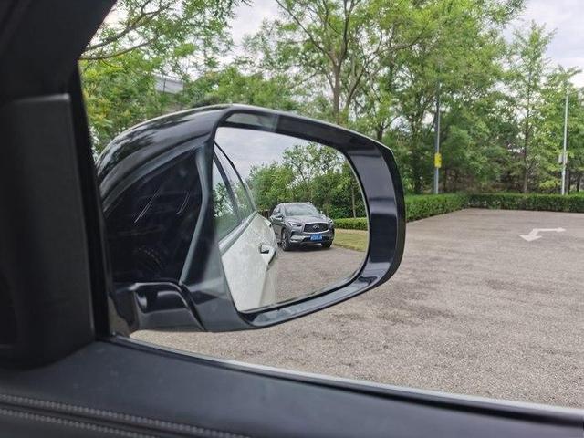 18款相比20款,英菲尼迪QX50提新款比老款屏幕灵敏了很多-