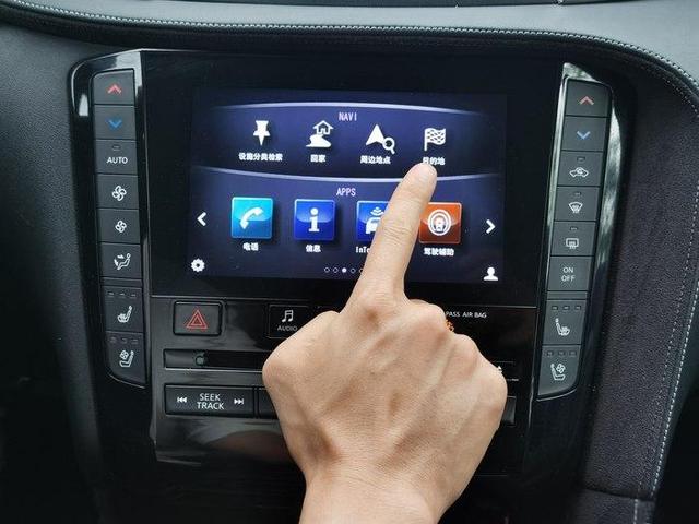 18款相比20款,英菲尼迪QX50提新款比老款屏幕灵敏了很多-