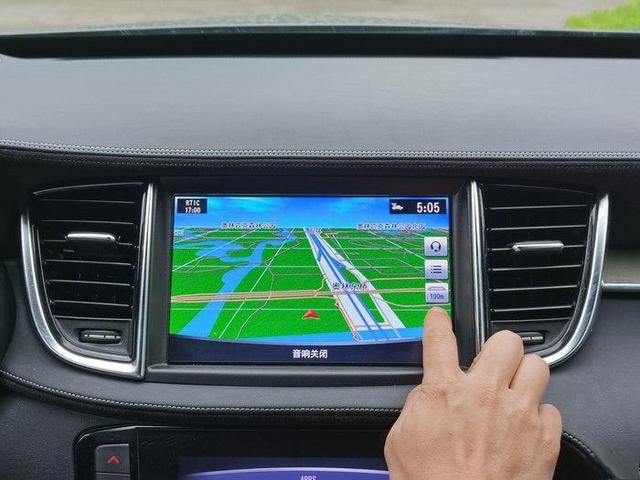 18款相比20款,英菲尼迪QX50提新款比老款屏幕灵敏了很多-