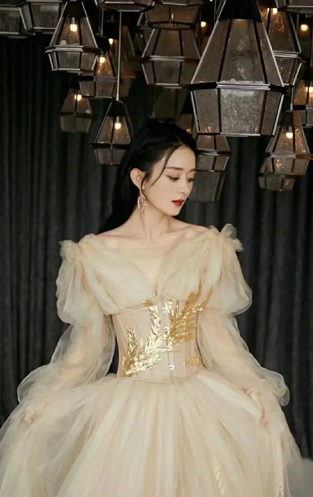 赵丽颖:从普通女孩到演艺圈巨星的成长之路