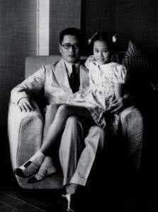 宋氏家族的长子宋子文,他的后人发展怎么样?