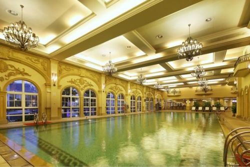 九龙湖欧洲小镇攻略(九龙湖欧洲小镇需要门票吗)-第2张图片-