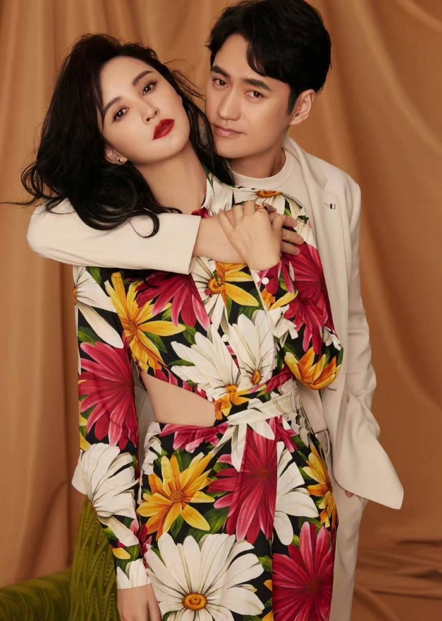 袁弘张歆艺七夕情侣大片!眼神拉丝的神仙眷侣