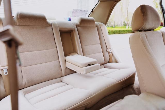 经济适用大玩具-海南马自达323-