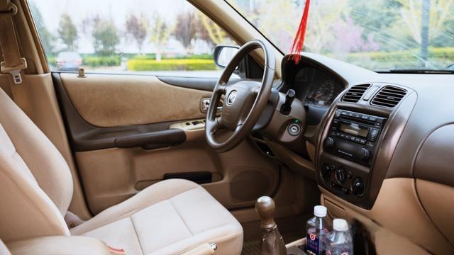 经济适用大玩具-海南马自达323-