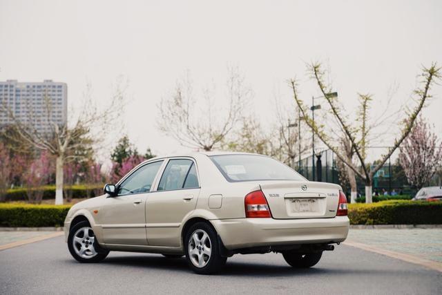 经济适用大玩具-海南马自达323-