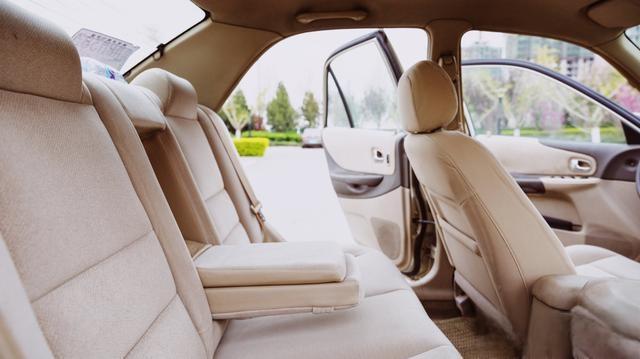 经济适用大玩具-海南马自达323-