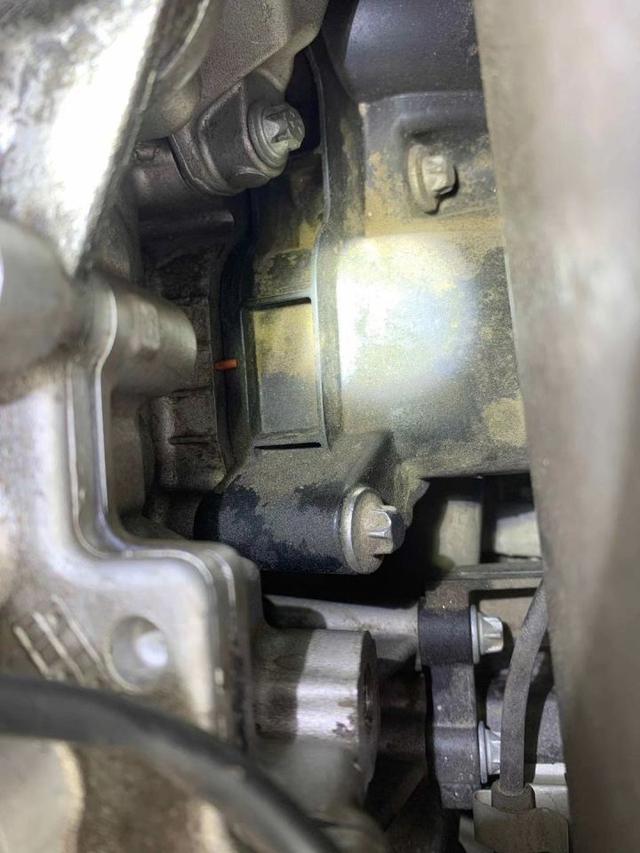 奔驰C车主苦涩,才开四年掉价二十万,买主:过年访友就靠它-