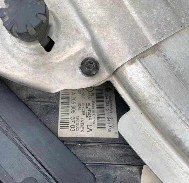 奔驰C车主苦涩,才开四年掉价二十万,买主:过年访友就靠它-