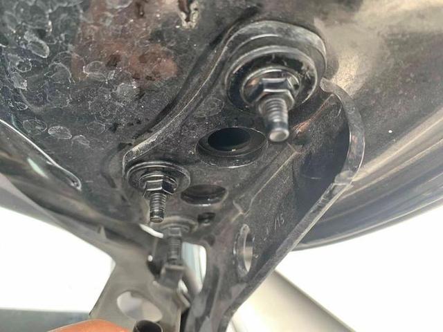 奔驰C车主苦涩,才开四年掉价二十万,买主:过年访友就靠它-