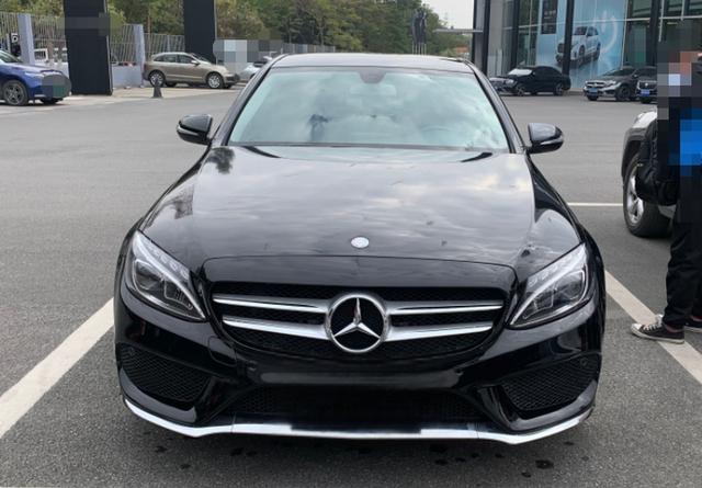 奔驰C车主苦涩,才开四年掉价二十万,买主:过年访友就靠它-