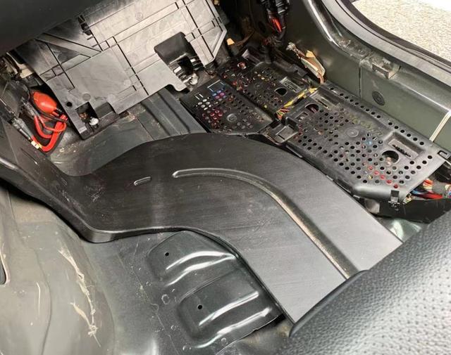 奔驰C车主苦涩,才开四年掉价二十万,买主:过年访友就靠它-