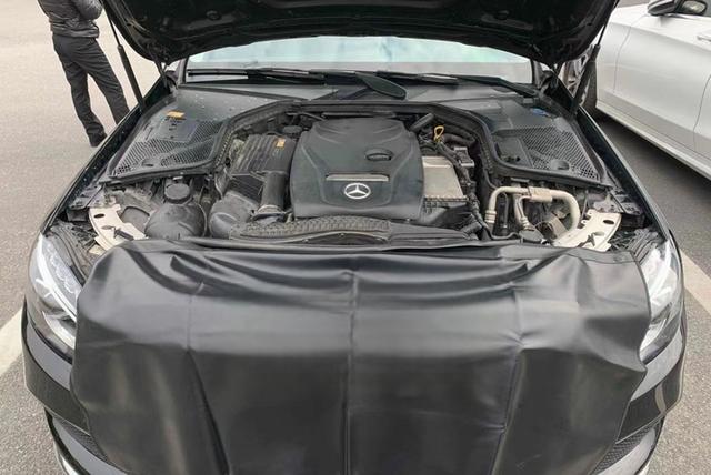 奔驰C车主苦涩,才开四年掉价二十万,买主:过年访友就靠它-