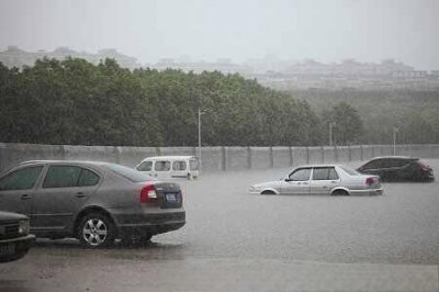 ​车子进水了要怎么处理？车被水淹了该怎么办