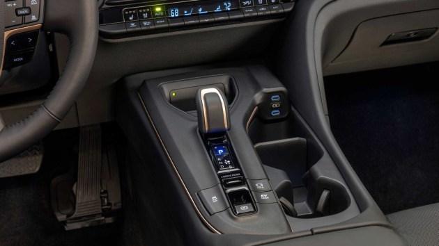 全新丰田皇冠家族全球首发 包含轿车/跨界车/SUV等多款车型-