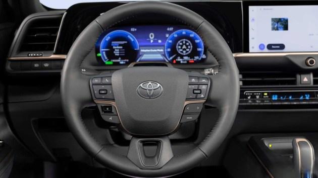 全新丰田皇冠家族全球首发 包含轿车/跨界车/SUV等多款车型-