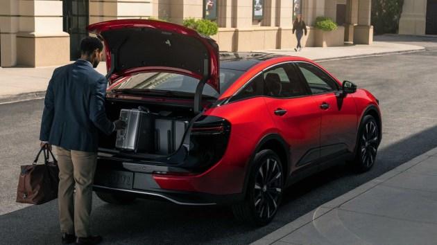 全新丰田皇冠家族全球首发 包含轿车/跨界车/SUV等多款车型-