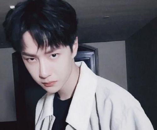 天天向上 广告(天天向上扇子舞)-第1张图片-