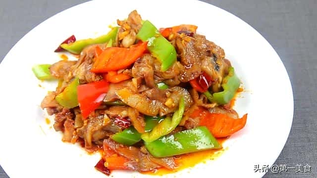 猪头肉和什么菜炒在一起好吃（猪头肉炒什么好吃）