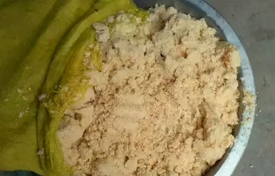 怎么做鲫鱼窝料自制配方(怎样配制鲫鱼窝料)