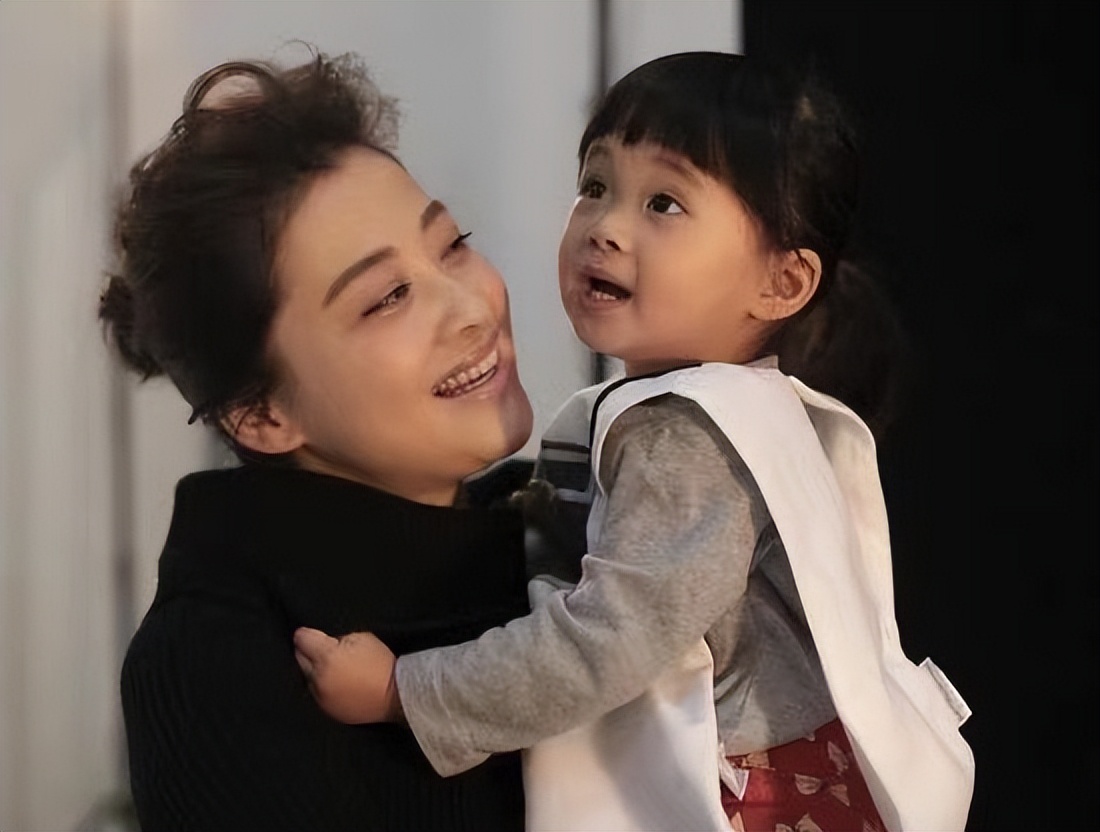 离婚17年后,再看梅婷和鄢颇现如今的境遇,两人的差距实在太明显