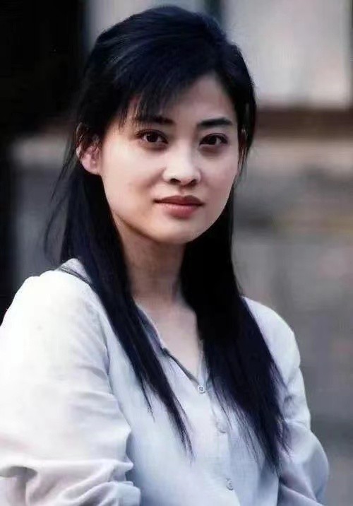 离婚17年后,再看梅婷和鄢颇现如今的境遇,两人的差距实在太明显