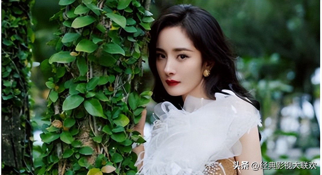 杨幂桃色情史被爆，四处留情隐秘恋爱，把16个男人玩弄于手掌之中