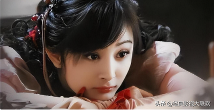 杨幂桃色情史被爆，四处留情隐秘恋爱，把16个男人玩弄于手掌之中