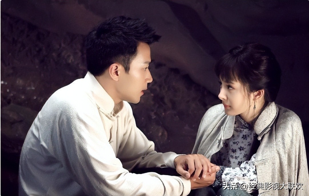 杨幂桃色情史被爆，四处留情隐秘恋爱，把16个男人玩弄于手掌之中