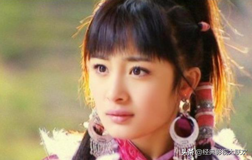 杨幂桃色情史被爆，四处留情隐秘恋爱，把16个男人玩弄于手掌之中