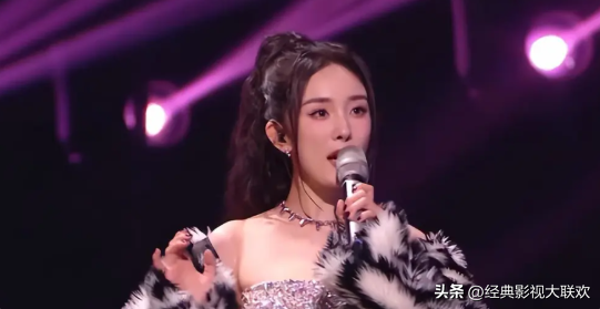 杨幂桃色情史被爆，四处留情隐秘恋爱，把16个男人玩弄于手掌之中