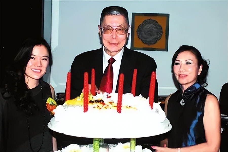 琵琶公主孙颖:41岁为爱嫁78岁三婚刘诗昆,三年后诞下一女