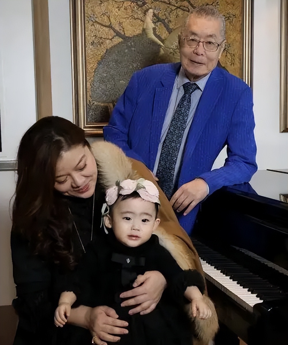 琵琶公主孙颖:41岁为爱嫁78岁三婚刘诗昆,三年后诞下一女