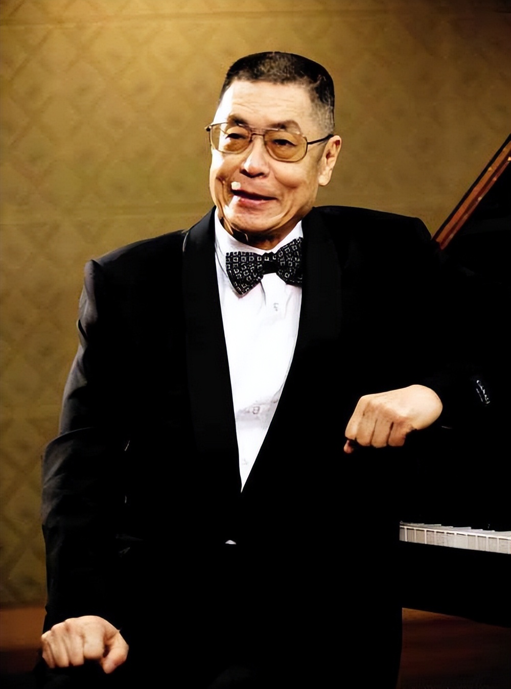 琵琶公主孙颖:41岁为爱嫁78岁三婚刘诗昆,三年后诞下一女