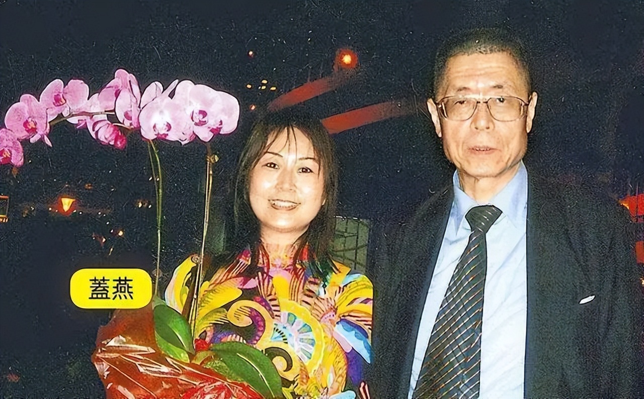 琵琶公主孙颖:41岁为爱嫁78岁三婚刘诗昆,三年后诞下一女