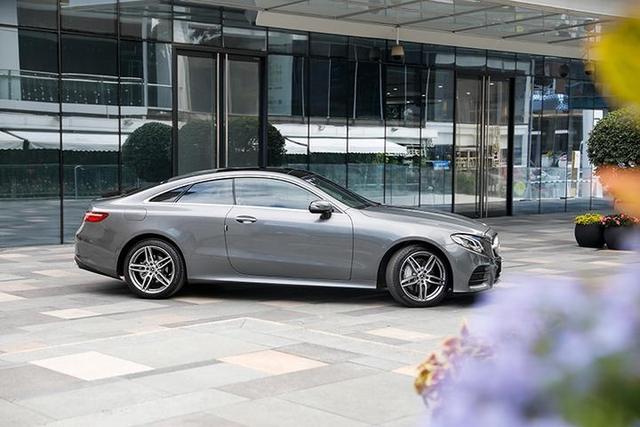 二手高颜值轿跑车不能错过2020款奔驰E2604MATIC!-