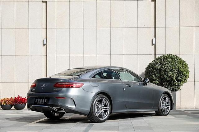 二手高颜值轿跑车不能错过2020款奔驰E2604MATIC!-