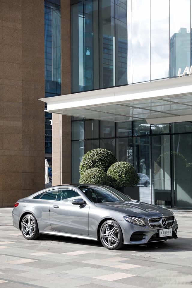 二手高颜值轿跑车不能错过2020款奔驰E2604MATIC!-
